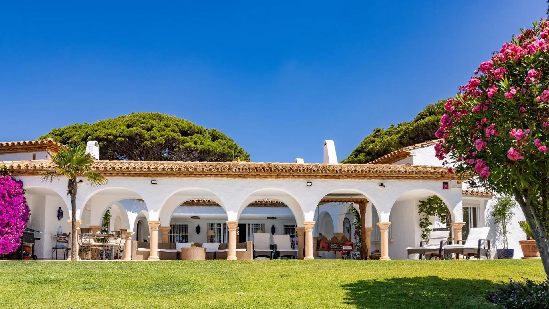 Villa Andalusian Beach House Marbella